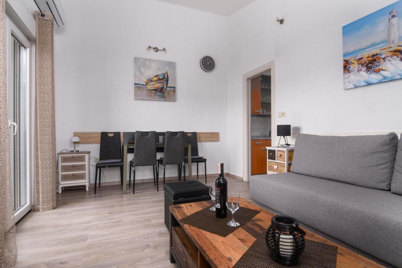 Apartment Kvesic Trogir Buitenkant foto