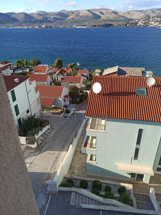 Apartment Kvesic Trogir Buitenkant foto