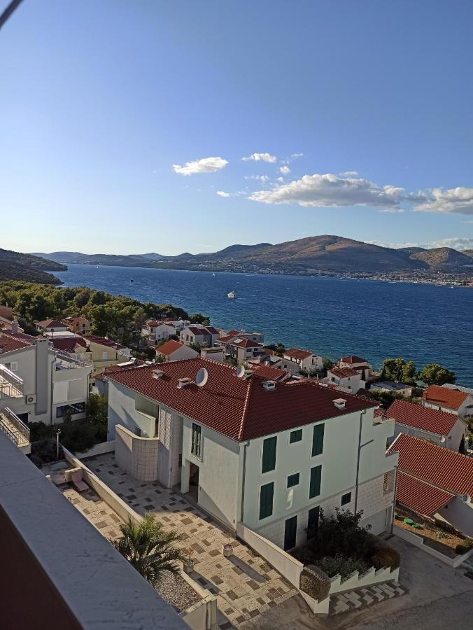 Apartment Kvesic Trogir Buitenkant foto