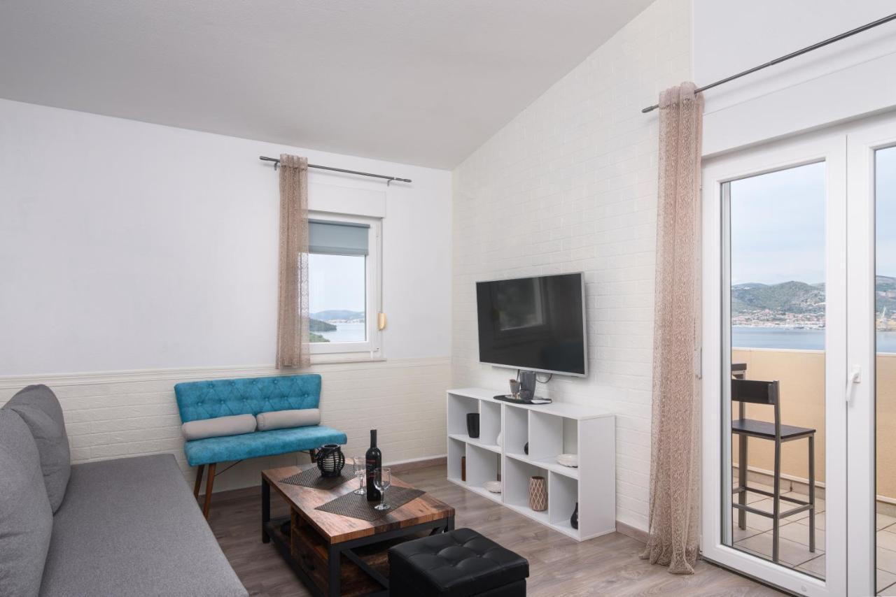 Apartment Kvesic Trogir Buitenkant foto