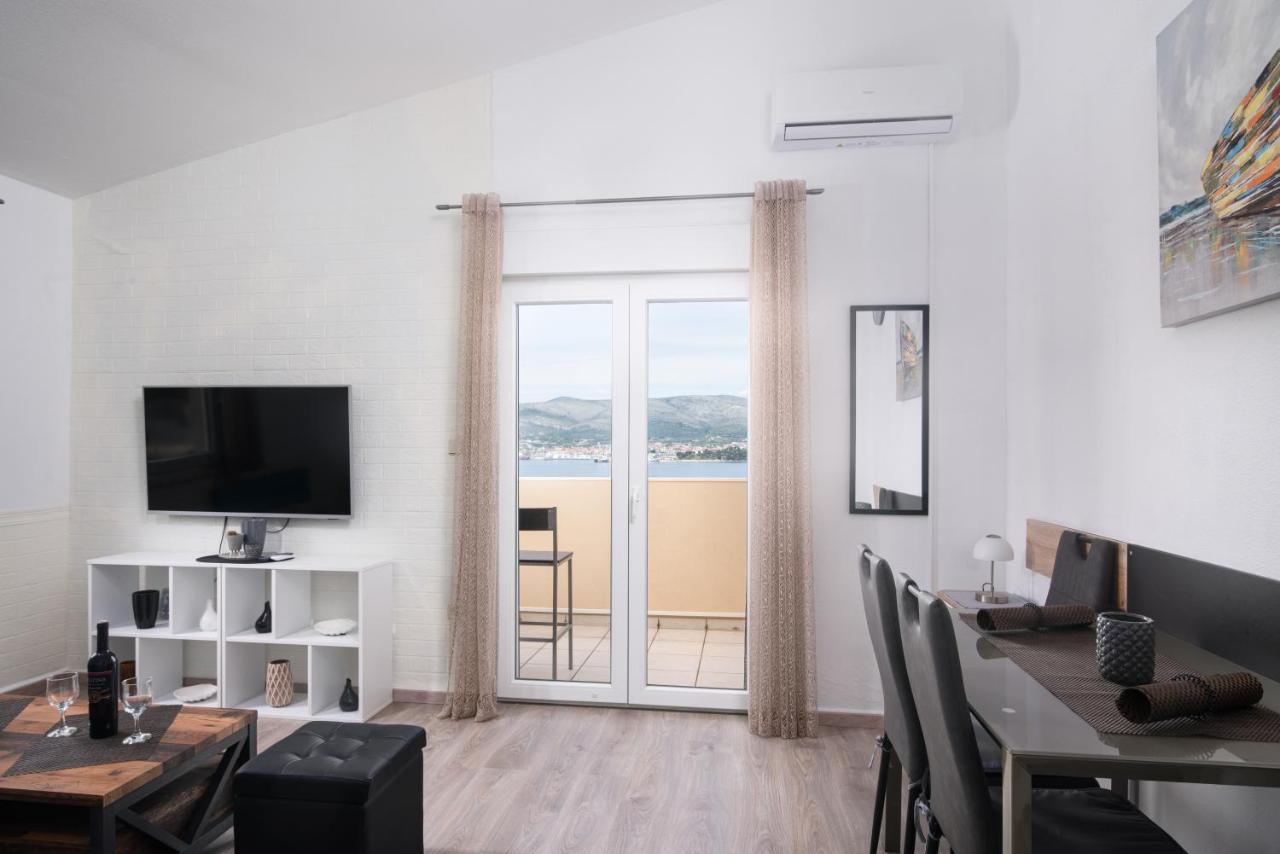 Apartment Kvesic Trogir Buitenkant foto